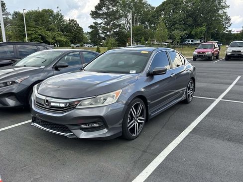 Used 2017 Honda Accord Sport Special Edition image 3