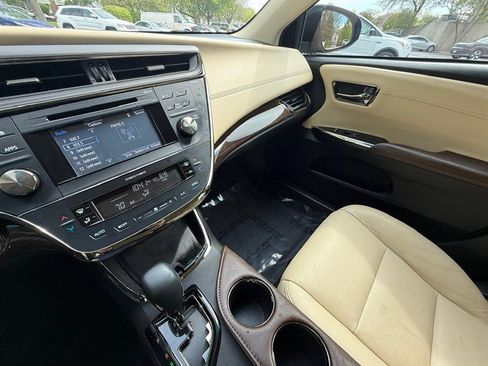 Used 2015 Toyota Avalon XLE FWD image 17