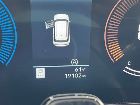 Used 2025 Hyundai Santa Fe SEL image 40