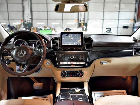 Used 2017 Mercedes-Benz GLS 550 4MATIC image 15