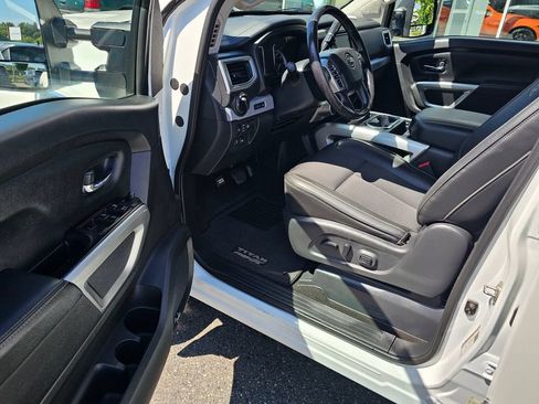 Used 2019 Nissan Titan PRO-4X w/ Pro-4x Utility Package AWD/4WD image 22