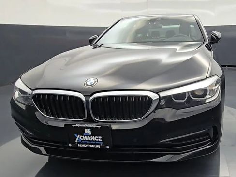 Used 2019 BMW 530i xDrive AWD/4WD image 2