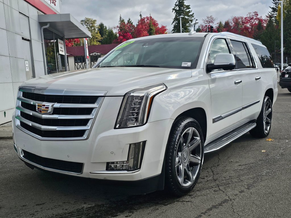 Used 2016 Cadillac Escalade ESV Luxury AWD/4WD image 3