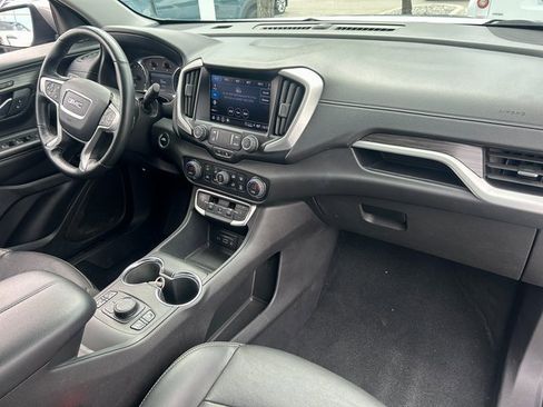 Used 2024 GMC Terrain SLT image 35