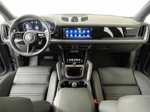 Certified 2026 Porsche Cayenne AWD/4WD image 19