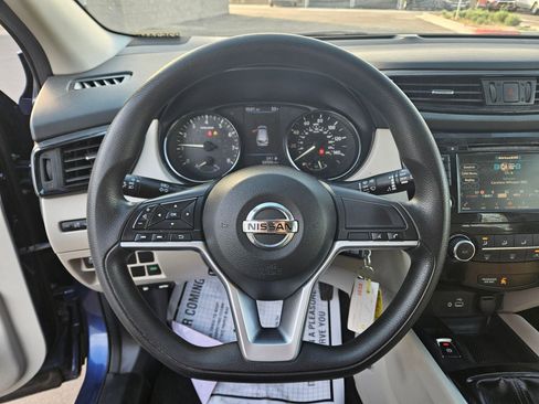 Used 2019 Nissan Rogue Sport S image 14