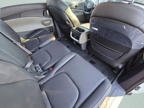 New 2026 Kia Carnival EX FWD image 23