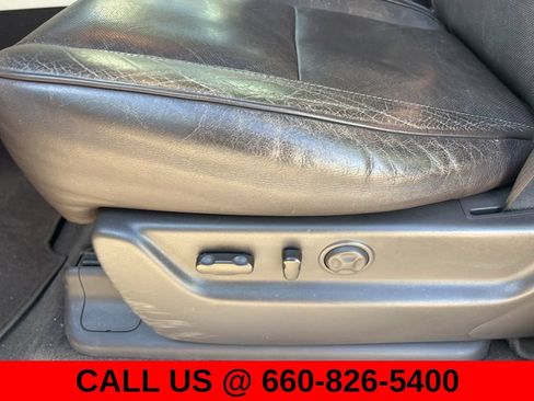 Used 2011 Cadillac Escalade Platinum AWD/4WD image 17
