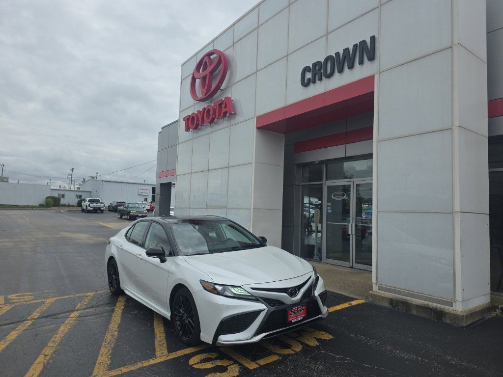Used 2023 Toyota Camry XSE w/ Navigation Package FWD image 1