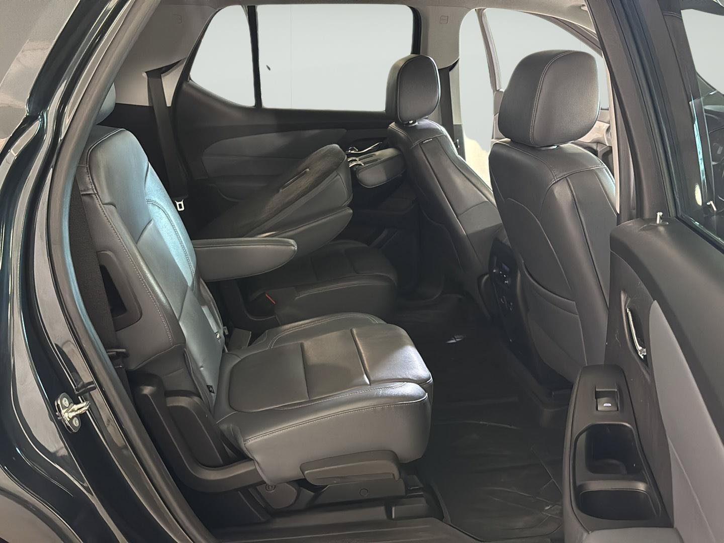 Used 2018 Chevrolet Traverse LT w/ LPO, Floor Liner Package AWD/4WD image 21