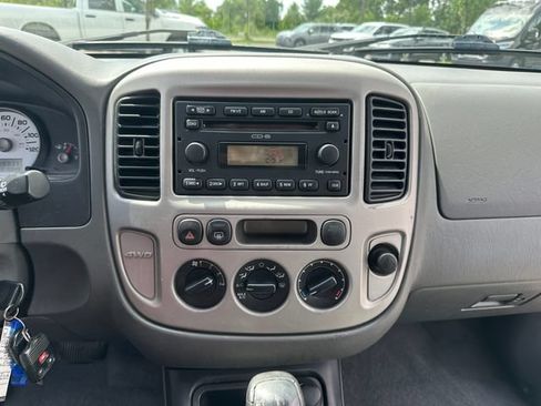 Used 2005 Ford Escape XLT AWD/4WD image 27