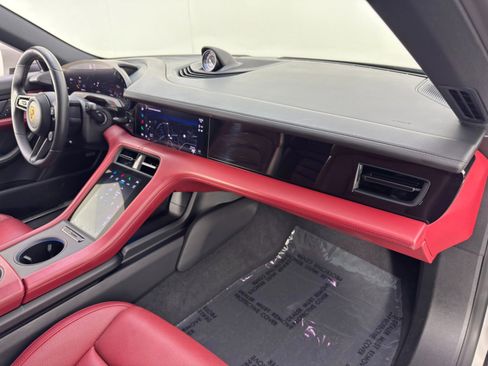 Used 2023 Porsche Taycan 4S w/ Premium Package image 15