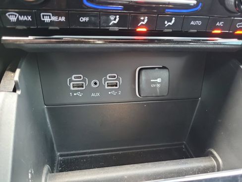 Used 2025 Jeep Grand Cherokee Laredo X RWD image 23
