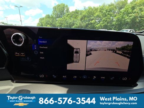New 2026 Chevrolet Traverse LT w/ Sun and Wheel Package FWD image 22