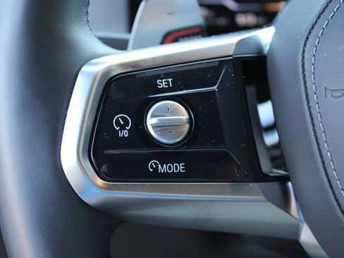 Used 2023 BMW 740i w/ Executive Package image 12