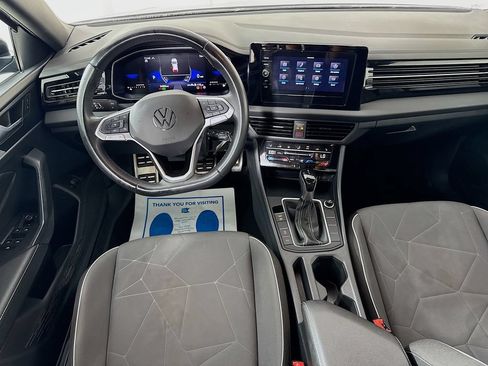 Used 2025 Volkswagen Jetta Sport FWD image 27