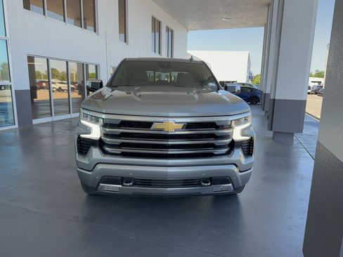 Used 2025 Chevrolet Silverado 1500 High Country AWD/4WD image 3