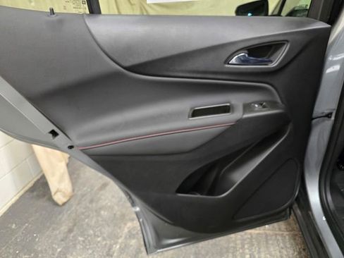 Used 2023 Chevrolet Equinox RS image 28