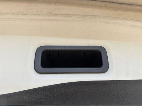 Used 2019 Nissan Rogue SV w/ Premium Package FWD image 16