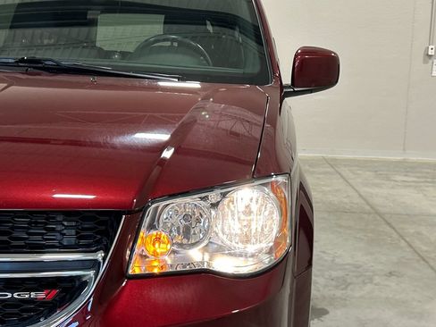 Used 2020 Dodge Grand Caravan SXT w/ Driver Convenience Group FWD image 10
