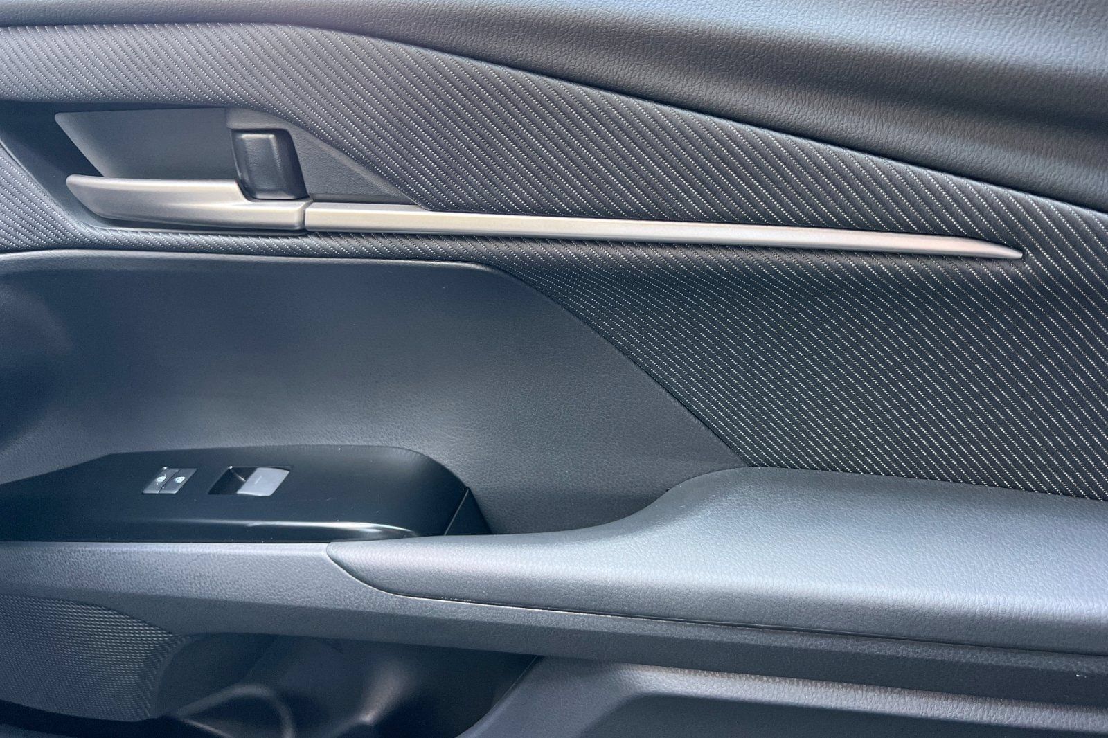 New 2026 Toyota Camry Hybrid FWD image 19