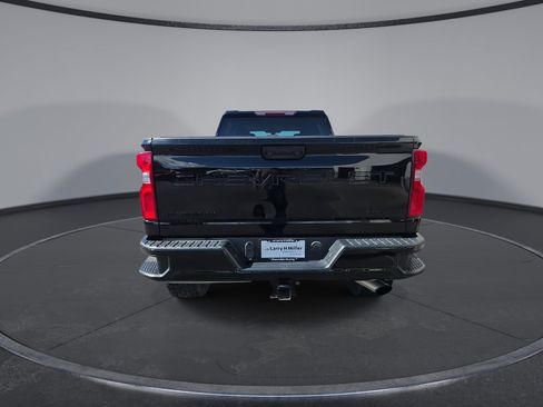 Used 2020 Chevrolet Silverado 2500 Custom w/ Custom Value Package AWD/4WD image 12