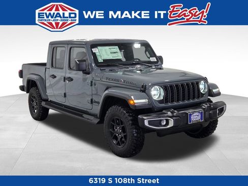 New 2025 Jeep Gladiator Sport image 16