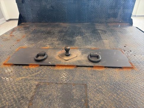 Used 2009 Ford F550 4x4 Regular Cab Super Duty image 7