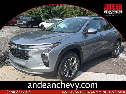 New 2026 Chevrolet Trax LT FWD image 1