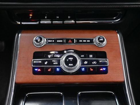 Used 2020 Lincoln Aviator Reserve w/ Equipment Group 202A AWD/4WD image 37