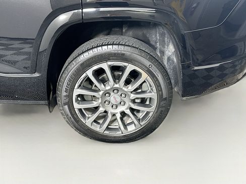 Used 2023 GMC Acadia Denali w/ Denali Ultimate Package FWD image 11