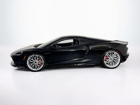 Used 2023 McLaren GT RWD image 2