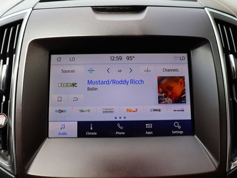 Used 2020 Ford Edge Titanium FWD image 47