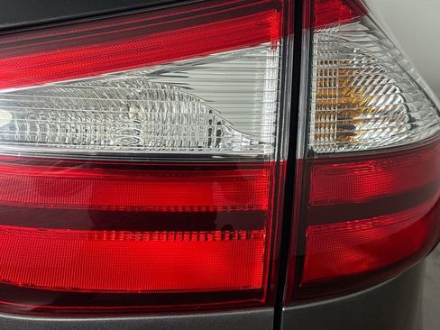 Used 2015 Toyota Sienna LE image 30