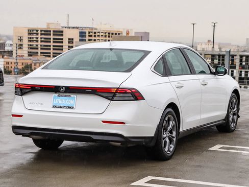 Used 2023 Honda Accord EX image 4