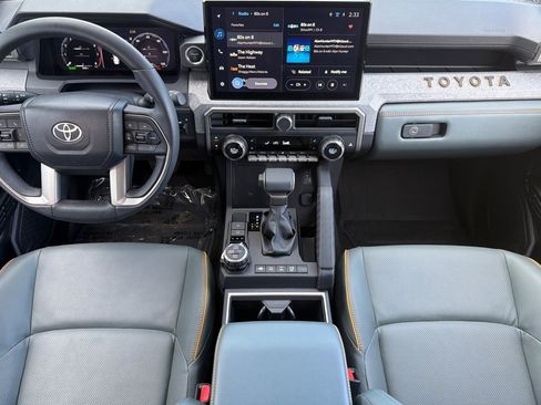 Used 2025 Toyota 4Runner Trailhunter image 13