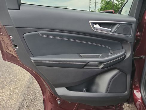 Used 2021 Ford Edge Titanium w/ Equipment Group 301A AWD/4WD image 17