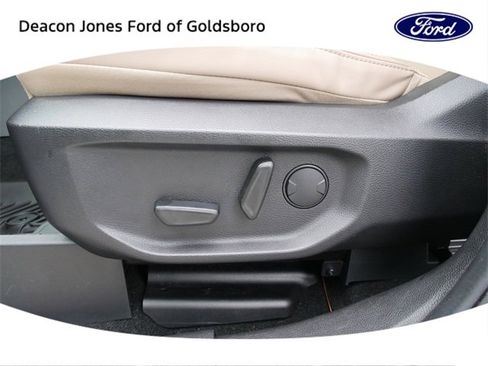 Used 2024 Ford Ranger Lariat w/ Trailer Tow Package image 18