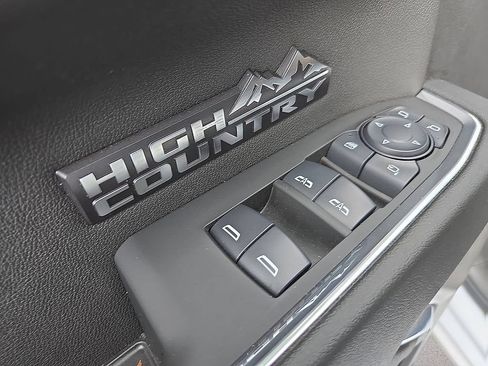 Used 2024 Chevrolet Silverado 1500 High Country w/ High Country Premium Package AWD/4WD image 11