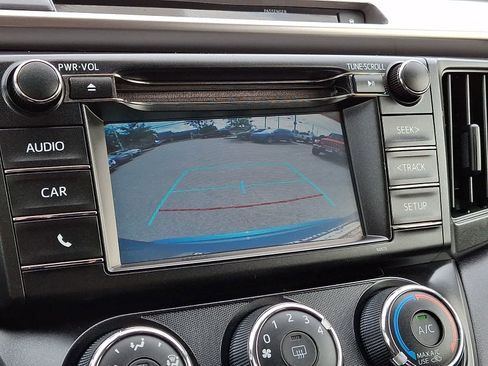 Used 2016 Toyota RAV4 LE AWD/4WD image 19