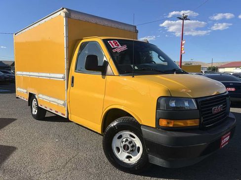 Used 2018 GMC Savana 3500 w/ Driver Convenience Package RWD image 4