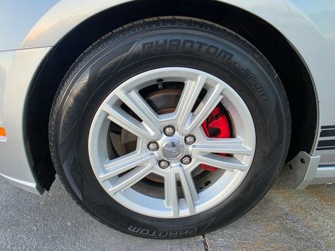 Used 2013 Ford Mustang Coupe image 46