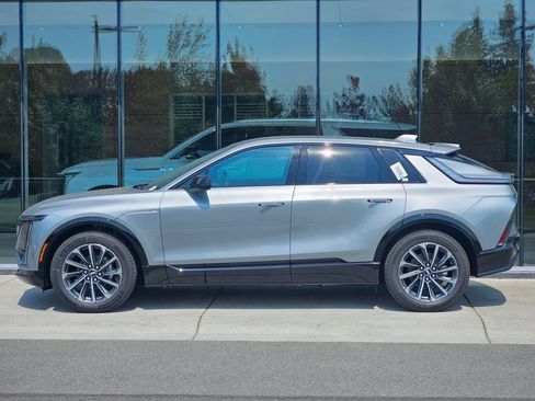 New 2026 Cadillac Lyriq Sport AWD/4WD image 2