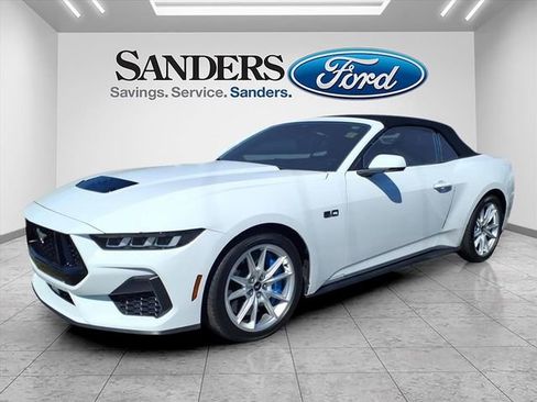 Used 2024 Ford Mustang GT Premium image 4