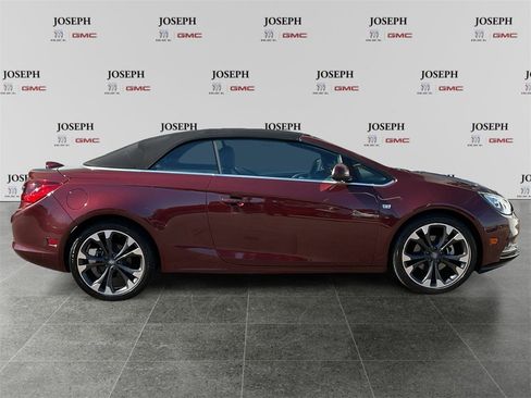 Used 2019 Buick Cascada Premium image 2