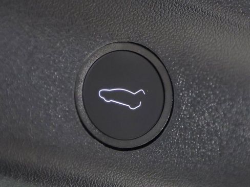 Used 2023 Tesla Model Y Long Range image 13