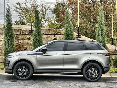 Certified 2022 Land Rover Range Rover Evoque R-Dynamic SE image 2