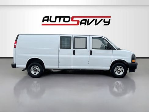 Used 2023 GMC Savana 3500 Work Van w/ Driver Convenience Package image 8