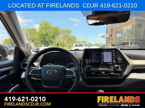 Used 2022 Toyota Highlander Limited AWD/4WD image 6