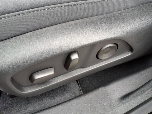 New 2026 Chevrolet Equinox LT w/ Convenience Package II image 7